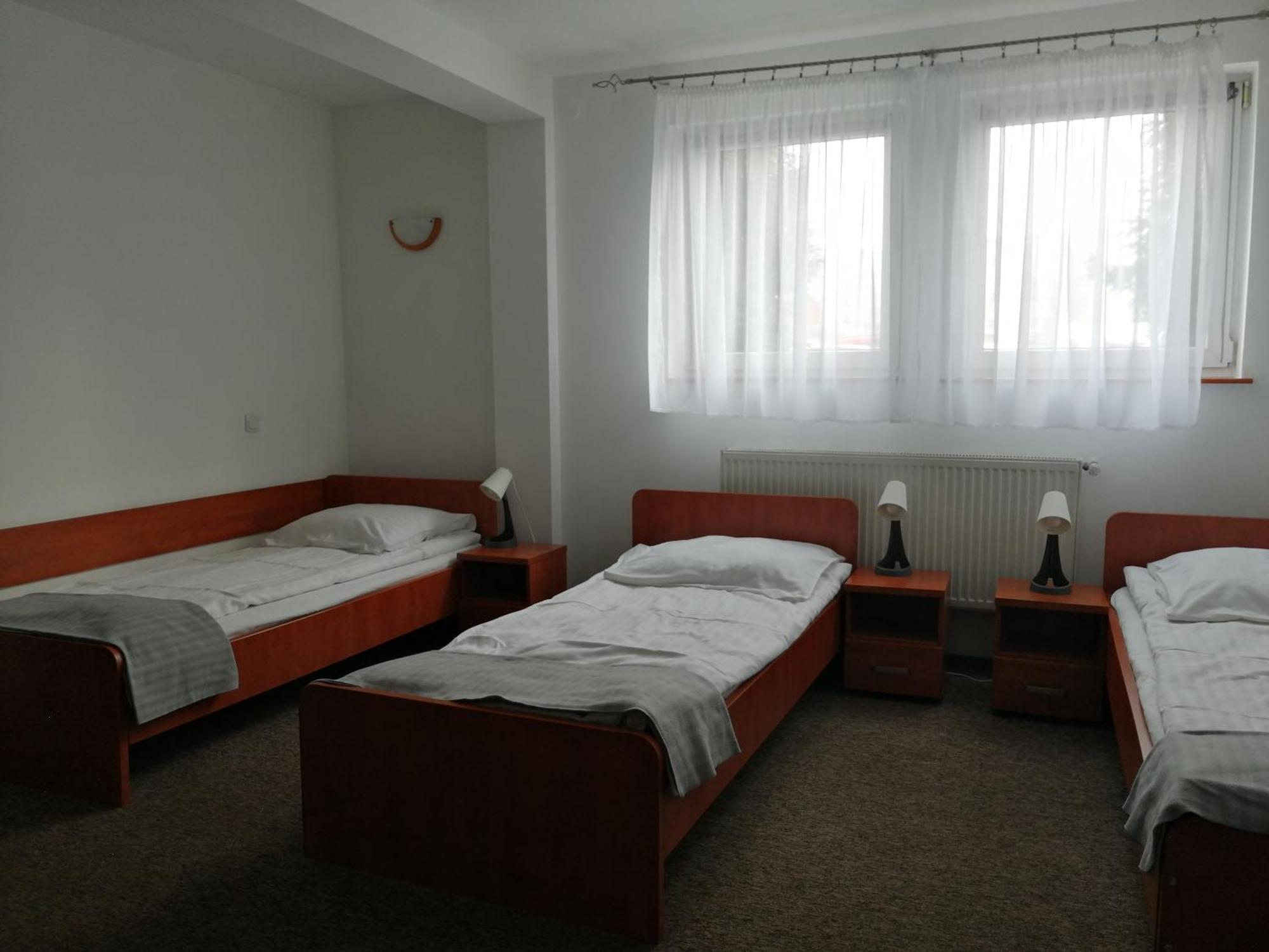 Hotel Dabrowiak ดองโบรวา กูร์นิตชา ภายนอก รูปภาพ