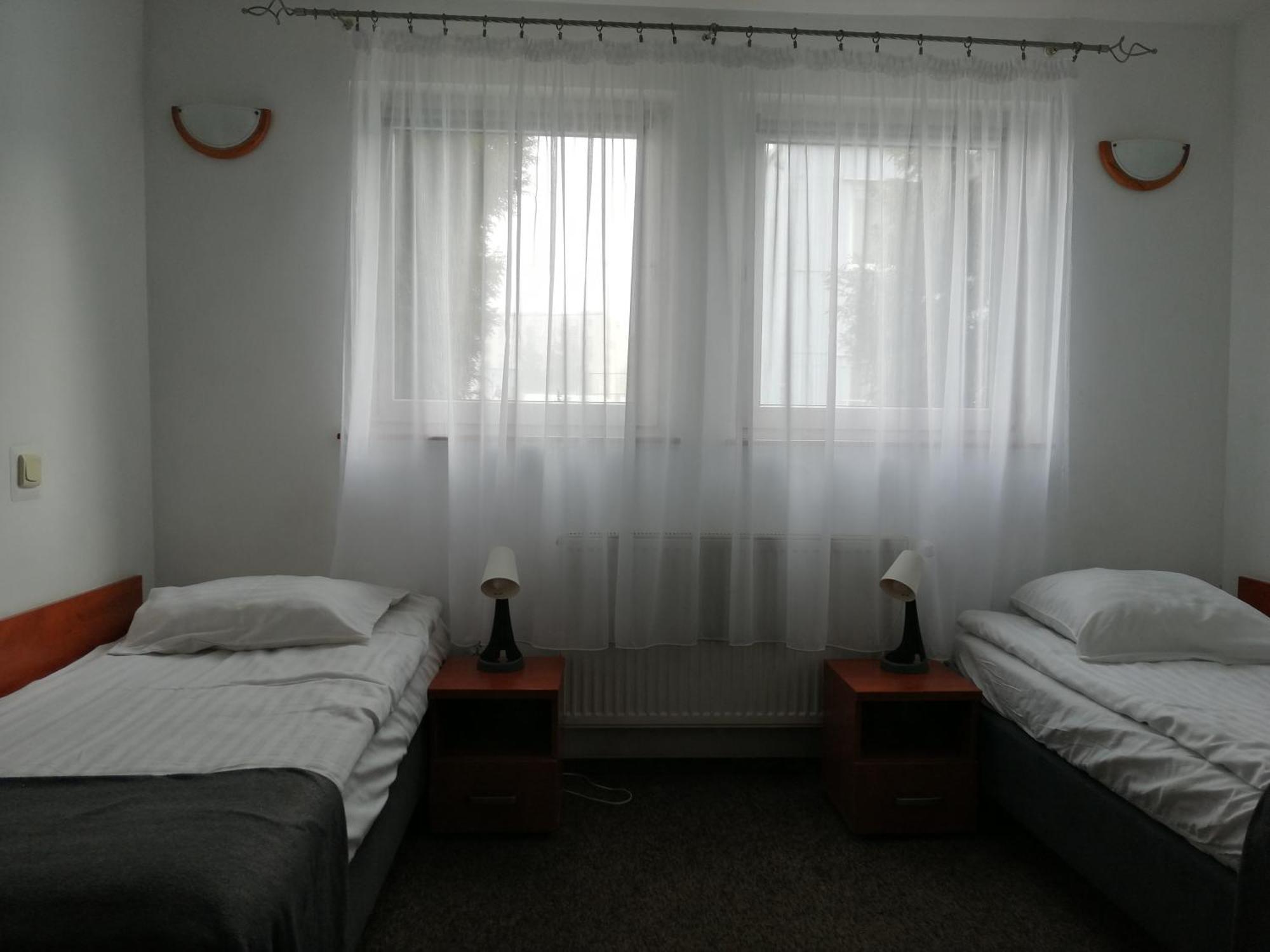 Hotel Dabrowiak ดองโบรวา กูร์นิตชา ภายนอก รูปภาพ
